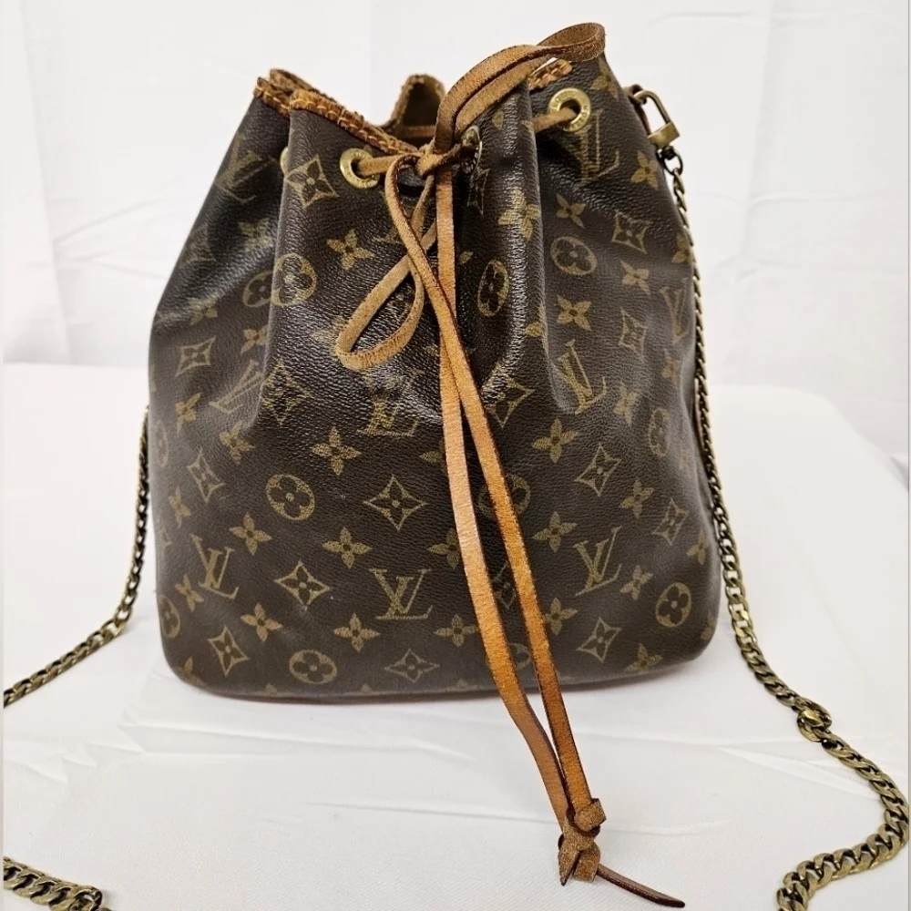Louis Vuitton elegant louis